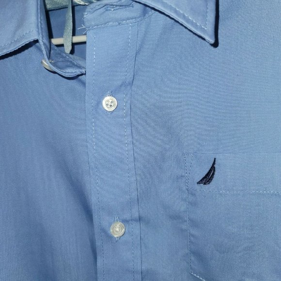 Nautica Button up Collar Shirt size 10 blue pre-owned, great condition - Picture 3 of 6